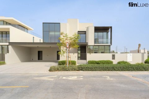 Villa de 5 dormitorios  No. 108325 2