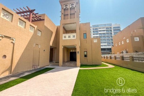 Villa de 5 dormitorios en Al Furjan, UAE No. 148185 7