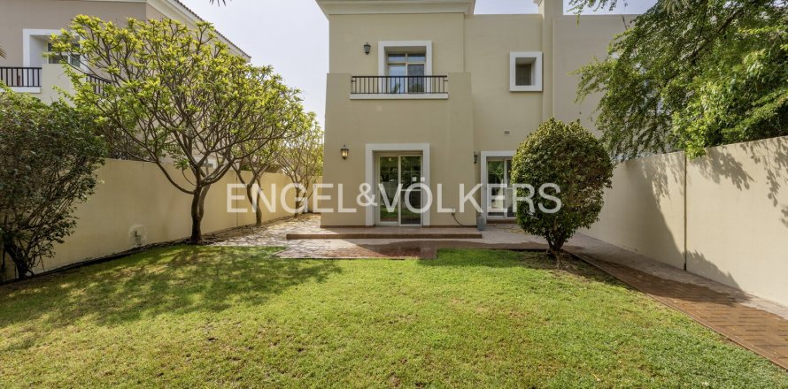 3 bedrooms Townhouse in Dubai, UAE No. 148484