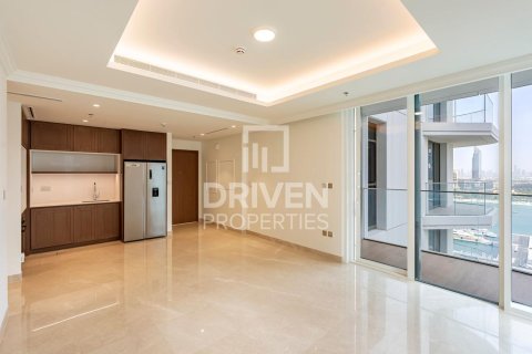 Appartement de 2 chambres à EMAAR Beachfront, UAE No. 209912 5