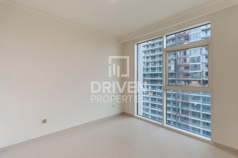 Appartement de 2 chambres à EMAAR Beachfront, UAE No. 209912 9