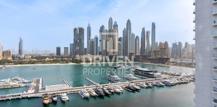 Appartement de 2 chambres à EMAAR Beachfront, UAE No. 209912