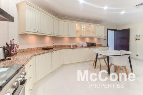 4 bedrooms Villa in Garden Homes, UAE No. 74196 11