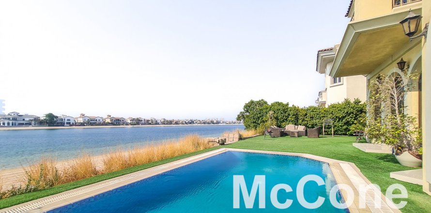 4 bedrooms Villa in Garden Homes, UAE No. 74196