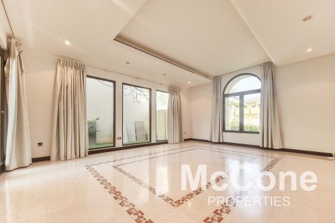 4 bedrooms Villa in Garden Homes, UAE No. 74196 9