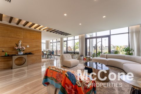 Villa de 5 chambres à Trevi, UAE No. 74208 4