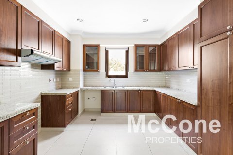Villa de 5 dormitorios en Palma, UAE No. 74198 8