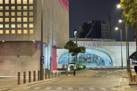 3 bedrooms Apartment in Doha, Qatar No. 57216 12