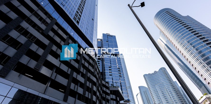 Квартира с 3 спальнями  №126472