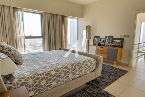 Apartment de 2 dormitorios en Central Park Tower, UAE No. 143178 10