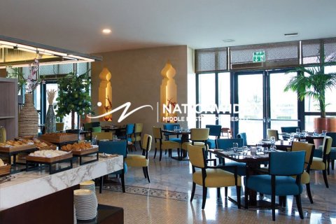 3 bedrooms Apartment in Abu Dhabi, UAE No. 143180 14