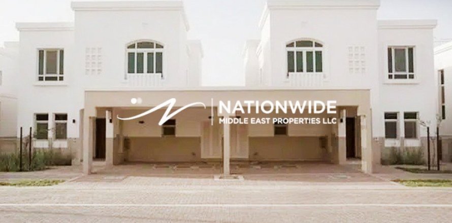 2 bedrooms Townhouse in Abu Dhabi, UAE No. 143181