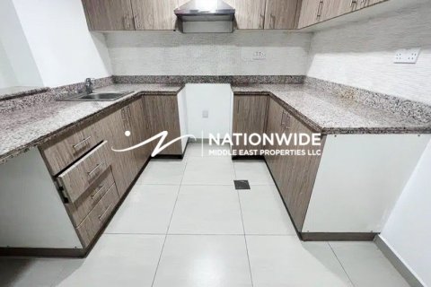 2 bedrooms Townhouse in Abu Dhabi, UAE No. 143181 4