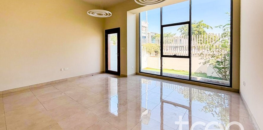 Townhouse de 4 dormitorios en Al Furjan, UAE No. 174080