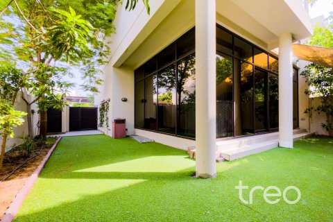 Townhouse de 3 dormitorios en Topanga, UAE No. 174078
