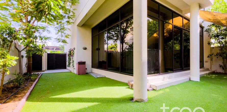 Townhouse de 3 dormitorios en Topanga, UAE No. 174078
