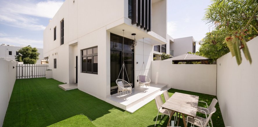 3 bedrooms Townhouse in Dubai, UAE No. 183129
