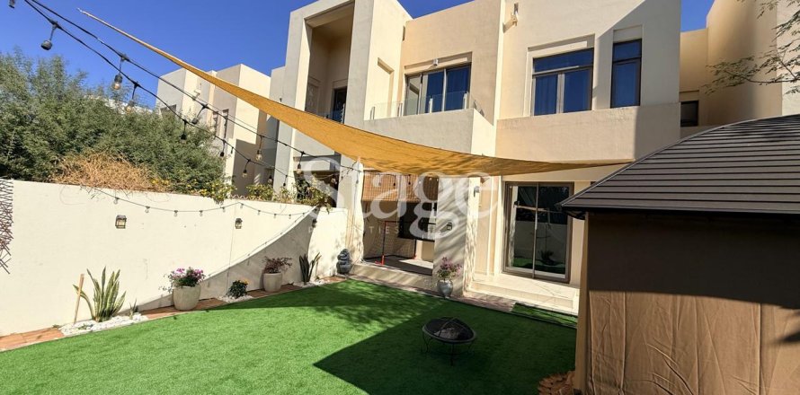 Villa de 3 dormitorios en Mira Oasis, UAE No. 185853