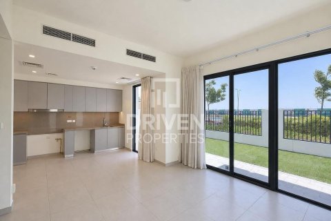 4 bedrooms Villa in EMAAR South, UAE No. 204118 5