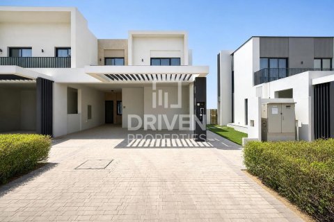 4 bedrooms Villa in EMAAR South, UAE No. 204118 26