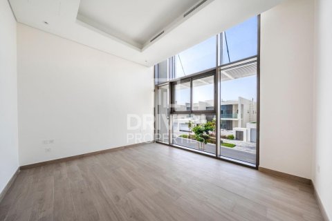 4 bedrooms Villa in District One, UAE No. 204117 16
