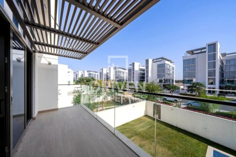 4 bedrooms Villa in District One, UAE No. 204117 28