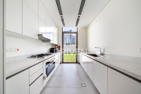 4 bedrooms Villa in District One, UAE No. 204117 17