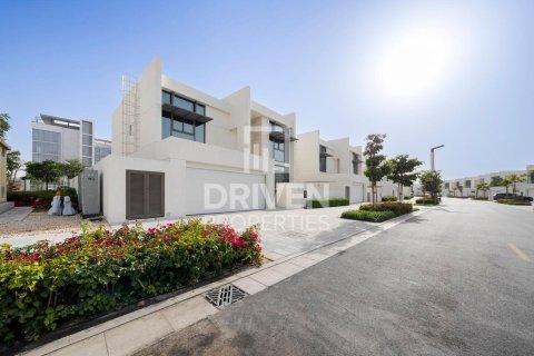 4 bedrooms Villa in District One, UAE No. 204117