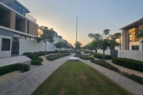 4 bedrooms Villa in Dubai, UAE No. 164775 31