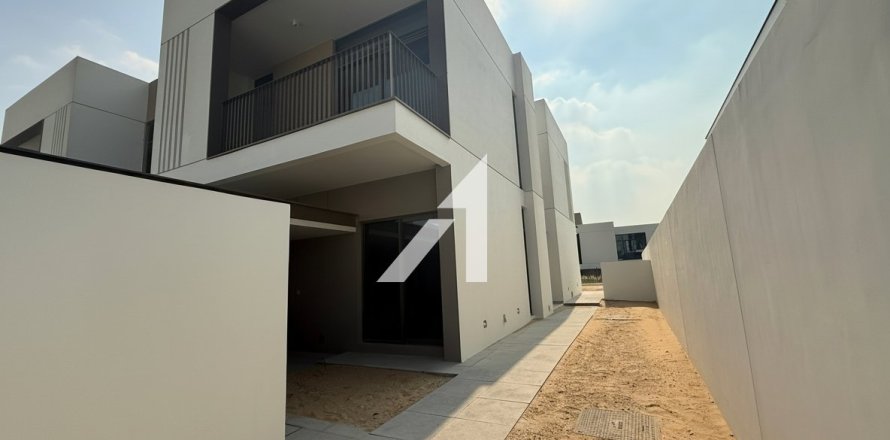 Вилла с 4 спальнями  №127556