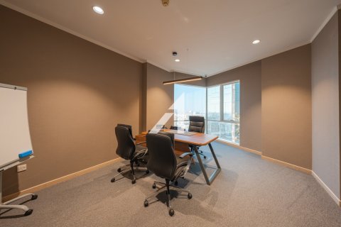 Office de 235m² en Sheikh Zayed Road, UAE No. 143002 11