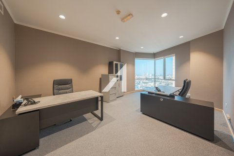Office de 235m² en Sheikh Zayed Road, UAE No. 143002 12