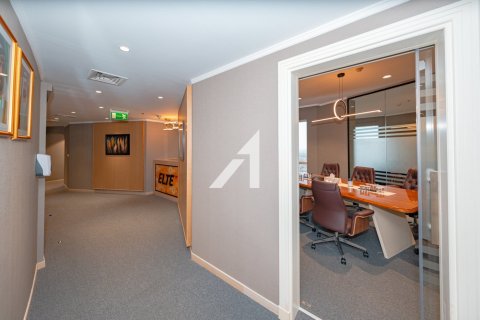 Office de 235m² en Sheikh Zayed Road, UAE No. 143002 10