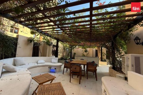 Apartment de 2 dormitorios en Old Town, UAE No. 103373 1