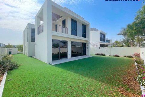 Villa de 4 dormitorios  No. 114637 2