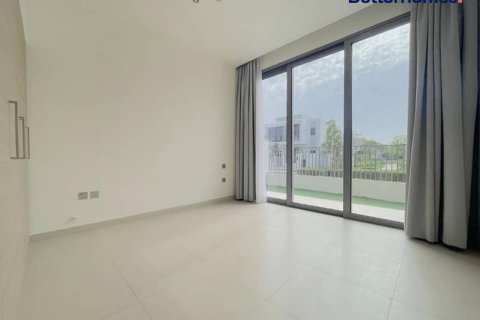 Villa de 4 dormitorios  No. 114637 10