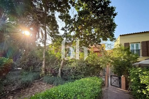 Villa de 4 dormitorios  No. 115736 2