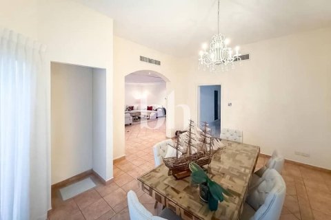 Villa de 4 dormitorios  No. 115736 9