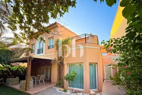 Villa de 4 dormitorios  No. 115736 3