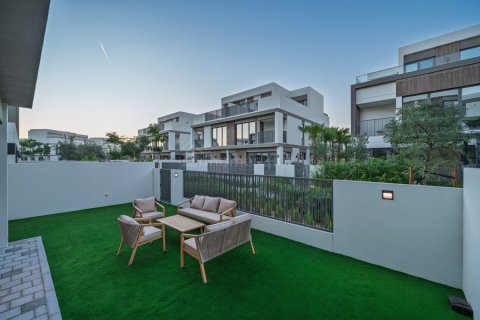 Villa de 4 dormitorios en Aura, UAE No. 151446 7