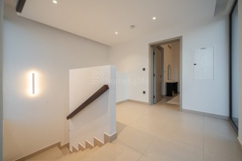 Villa de 4 dormitorios en Aura, UAE No. 151446 3