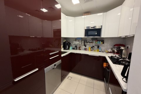 3 bedrooms Apartment in Zahra Apartments, UAE No. 165035 9