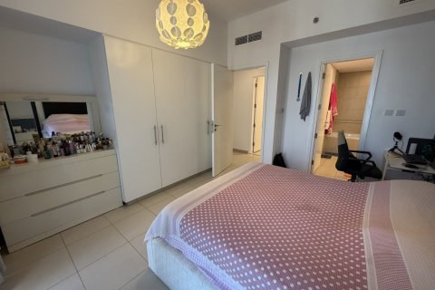 3 bedrooms Apartment in Zahra Apartments, UAE No. 165035 19