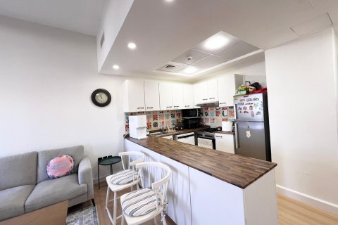 Квартира с 2 спальнями в Golf City, ОАЭ №147014 7