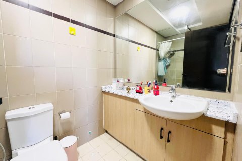 Квартира с 2 спальнями в Golf City, ОАЭ №147014 14