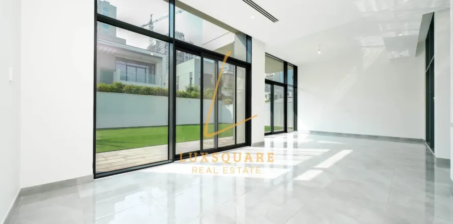 Villa de 4 dormitorios en Murooj Al Furjan, UAE No. 143865