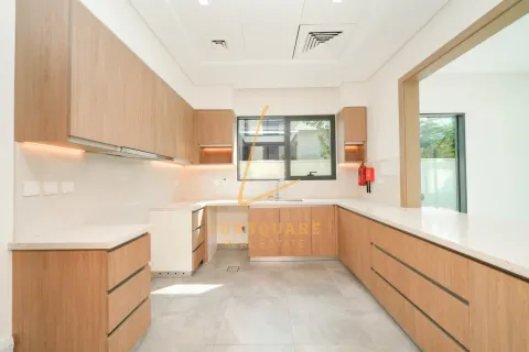 Villa de 4 dormitorios en Murooj Al Furjan, UAE No. 143865 6