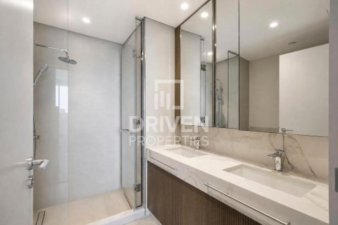 Квартира с 3 спальнями в EMAAR Beachfront, ОАЭ №209844 17