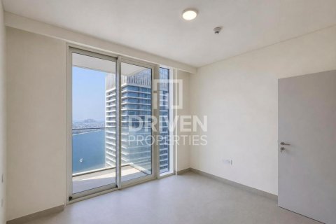 Квартира с 3 спальнями в EMAAR Beachfront, ОАЭ №209844 8