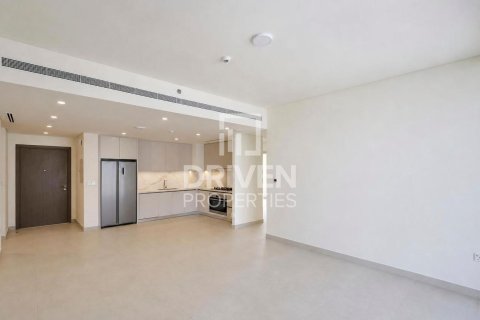 Квартира с 3 спальнями в EMAAR Beachfront, ОАЭ №209844 4